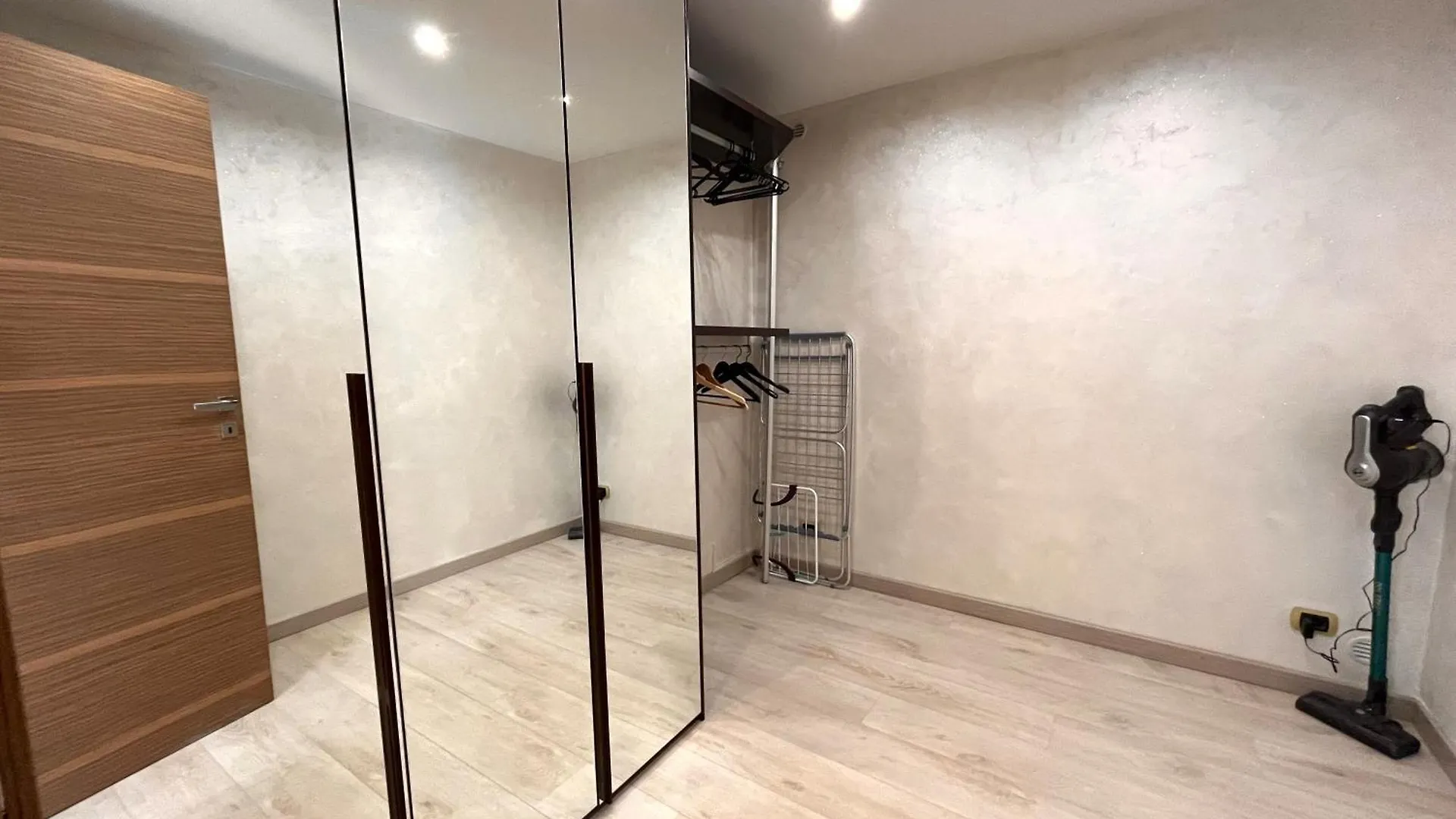 Elegant Apartment With Sea View And Menton France