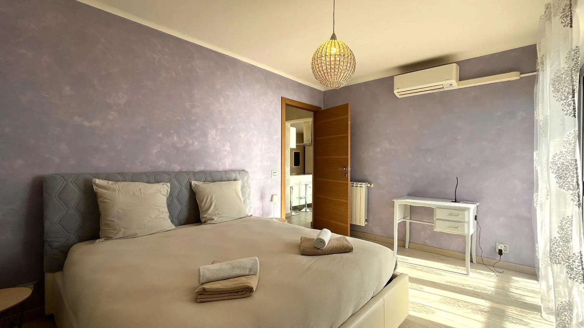 Elegant Apartment With Sea View And Menton