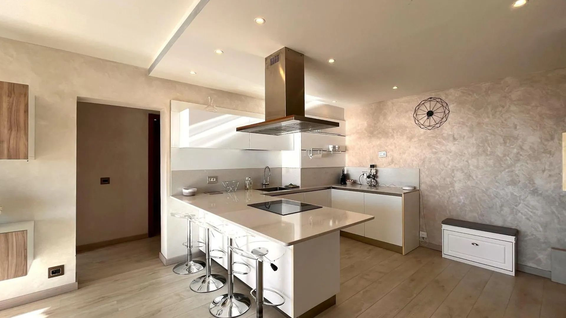 Elegant Apartment With Sea View And Menton 0*,